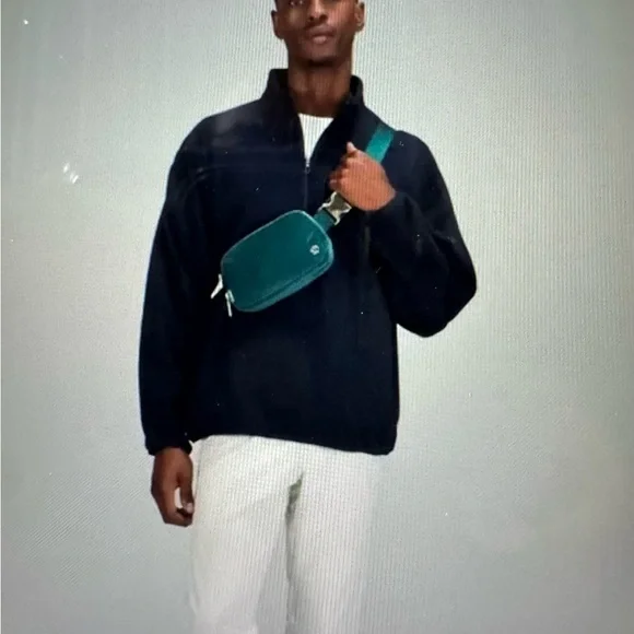 Lululemon Everywhere Belt Bag green jasper/gold in velour 1L - Picture 11 of 12